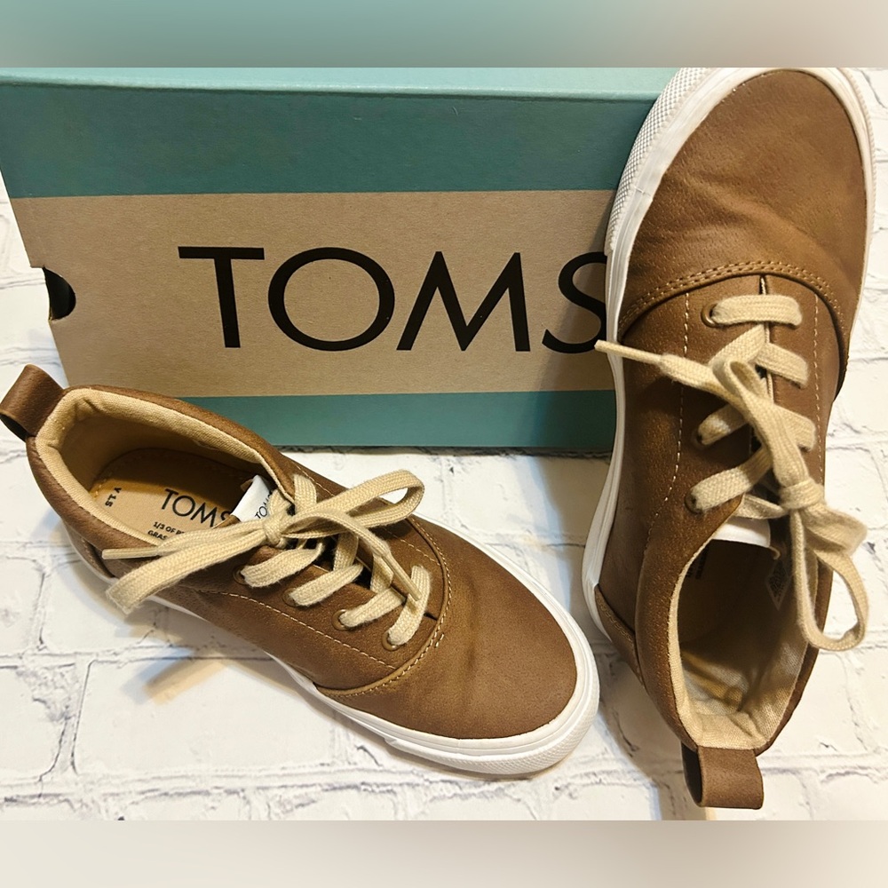 TOMS Kids Tan Microsuede Sneaker Boots EUC (Boys 1.5)